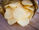 Una experta explica por qué cuando abres una bolsa de patatas no puedes parar de comer