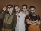 Love of Lesbian anuncia un parón indefinido: "Hay momentos en los que el viaje exige una parada en boxes"
