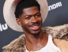 Hospitalizado el rapero Lil Nas X por posible sobredosis tras enfrentarse a la policía por ir en ropa interior por la calle