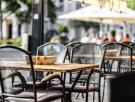 División de opiniones por el cobro que le hace un restaurante: muchos lo ven bien por el origen que tiene