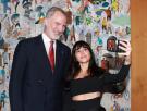 Hay un detalle en esta imagen de Aitana con Felipe VI y su iPhone 17 Pro que ha pasado desapercibido