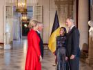 Los reyes en Bruselas: complicidad con Felipe y Matilde de Bélgica, el Armani de Letizia y el motivo por el que llegaron tarde