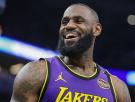 LeBron James le cuela un triple a medio mundo y... bien, bien no le ha sentado a nadie