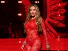 Ritmos latinos y sus propias alas: la gran noche de Karol G desfilando para Victoria's Secret