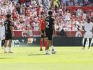 Lo que se ve en televisión al inicio del Sevilla-Mallorca es para indignarse, y mucho