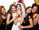 Sus amigas deciden no invitarla a su boda después de lo que hizo en la despedida de soltera