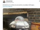 La pegatina que se ha encontrado en un pivote de Londres traslada a muchos inmediatamente a España