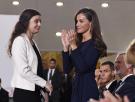Letizia y su cálido gesto de apoyo a Andrea Ferrari, de 20 años, hija de una de las fallecidas por la DANA