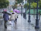 Alerta roja en Huelva por lluvias torrenciales: una persona herida, colegios evacuados y vecinos atrapados