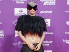 Del blanco al negro: el imponente 'look' de Rosalía en LOS40 Music Awards Santander 2025
