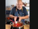 Un cocinero avisa de lo que se está haciendo mal con la salsa de tomate: "Tenemos una costumbre muy mala"