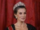 Este detalle de Letizia en la cena de gala apenas se vio en las imágenes pero no ha pasado desapercibido