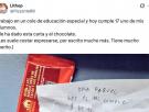Una profesora comparte la nota que le ha dejado su alumno de educación especial y varias madres le responden: "Gracias por lo que haces"