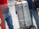 Confirmado por la UE: a partir de 2027 será obligatorio eliminar los plásticos para envolver maletas de los aeropuertos