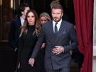 Victoria Beckham recibe una especial distinción en París arropada por su familia en pleno cisma con su hijo Brooklyn