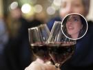 Va a cenar un restaurante, le ponen una copa de vino y le suelta esto al camarero: "No le ha hecho ni puta gracia"