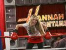 Con su padre y recreando una imagen icónica: así es el primer adelanto de Miley Cyrus en el 20º aniversario de 'Hannah Montana'