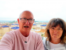 Una pareja de jubilados británicos lleva dos años viviendo en España con 15.000 euros al año: "Es mucho menos de lo que nos costaría en Reino Unido"