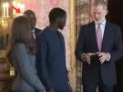 Letizia ve al escolta del presidente de Senegal y el gesto que tiene con él dice mucho de cómo es ella