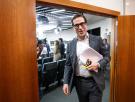 Carlos Cuerpo, en las distancias cortas: un vicepresidente políglota y el mejor valorado en el CIS