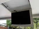 "No teníamos ni idea de que existiera": Un propietario encuentra un televisor en el techo de su propia casa 17 años después de comprarla
