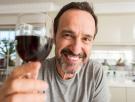 Omar Corral, enólogo, revela sus secretos a la hora de elegir un vino en España: "¿Te fijas en esto cuando eliges una botella?"