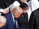 Que dice Trump que su imagen como 'Jesucristo salvador' era en realidad un montaje como si fuera "médico", porque "yo sí hago que la gente mejore"