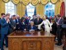 El cinismo religioso de Trump: por qué la guerra en Irán se vende como una cruzada