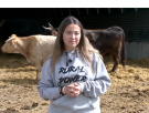 Miriam, ganadera burgalesa de un pueblo de 25 habitantes: “Cada vez todo vale más y lo que producimos vale menos"
