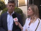 Andrea Ropero acapara todas las miradas por lo que hace durante su entrevista con Leopoldo López