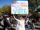 En casa, pariendo y sin voto: la manosfera promueve en EEUU el fin del sufragio femenino