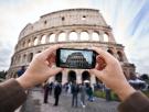 Uno de cada cuatro españoles ya elige su próximo viaje mirando Instagram o TikTok y los expertos avisan: "Nos convertimos en viajeros clones"