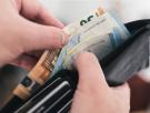 Lucía y Belén, de 19 y 21 años, devuelven una cartera con 1.332,50 euros en Málaga: "La gente tiene que pensar desde el corazón"