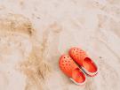 Una pyme murciana gana un pleito millonario a Crocs ante el Tribunal de la UE: la marca estadounidense pierde la exclusividad de diseño en Europa