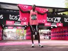 ¿Quién dijo robots?: Sawe bate el récord del mundo en la maratón de Londres y es el primer hombre en bajar de las dos horas