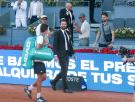 A muchos les impacta ver a quién saluda el tenista Rafa Jódar en la grada del Open de Madrid
