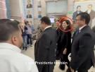 La reacción de Ayuso cuando se le acercan y le dicen a la cara "a México se le respeta" no deja de compartirse