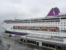 El crucero aislado por un brote de gastroenteritis atraca en A Coruña