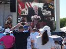El pasaje de la Biblia que Trump ha leído en un festival cristiano tiene más que ver con él que con dios