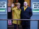 Jaguars, caravanas, zapatos caros... el lujo del exmarido de Sturgeon tras malversar más de 460.000 euros