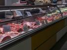 El cartel que cuelgan en una carnicería sobre los perros se ha visto casi un millón de veces