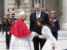 Dicen que es la primera vez que Letizia hace este gesto y muchos recuperan esta foto de hace años