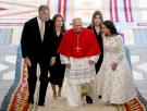 El 'momento escalera' con el papa León XIV: la excepción de Felipe VI, la risa de Letizia y el gesto de hermanas de Leonor y Sofía