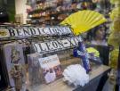 El impacto de la visita de León XIV en los souvenirs de Madrid: "Esperamos que sea el mejor fin de semana del año"