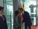 Muchos se fijan en lo que hace Ayuso momentos antes de saludar a Sánchez: da para tesis doctoral