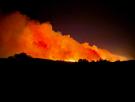 Un fuego obliga al desalojo de 360 vecinos en Villanueva de los Castillejos (Huelva)