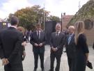 Hay que afinar el oído para escuchar lo que dicen Pedro Sánchez y Begoña Gómez a Illa y Armengol en este momento