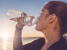Cómo calcular cuánto líquido debes beber realmente cada día