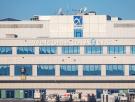 Colas enormes, tres terminales lejísimos y la puerta sin aparecer hasta el final: por qué el aeropuerto de Atenas es una pesadilla en verano