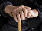 Norina, 92 años, sigue detrás del mostrador de su tienda, vendiendo dulces y caramelos: "Y también sigo pagando mis cotizaciones a la Seguridad Social"